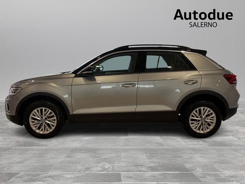 Usata VW T-Roc Life 150 CV (110 kW) 2024 Pyrit silver metallizzato nero SUV