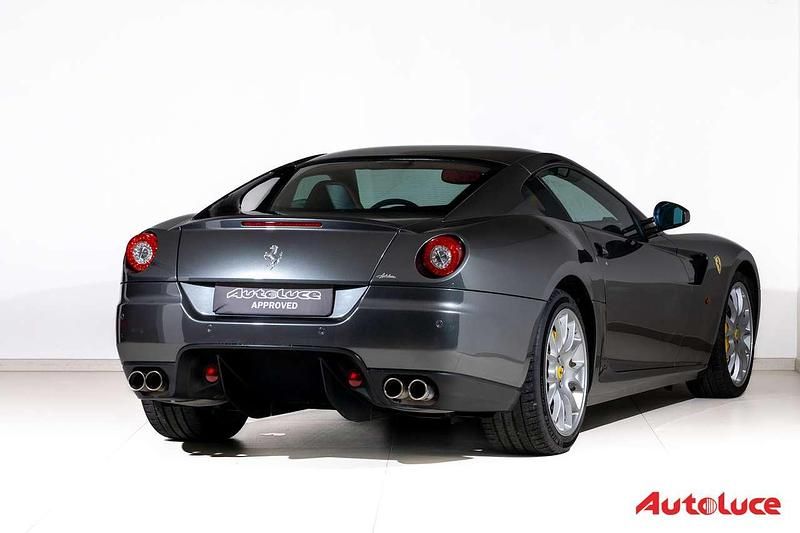 Usata Ferrari 599 620 CV (456 kW) 2008 Grigio silverstone Coupé