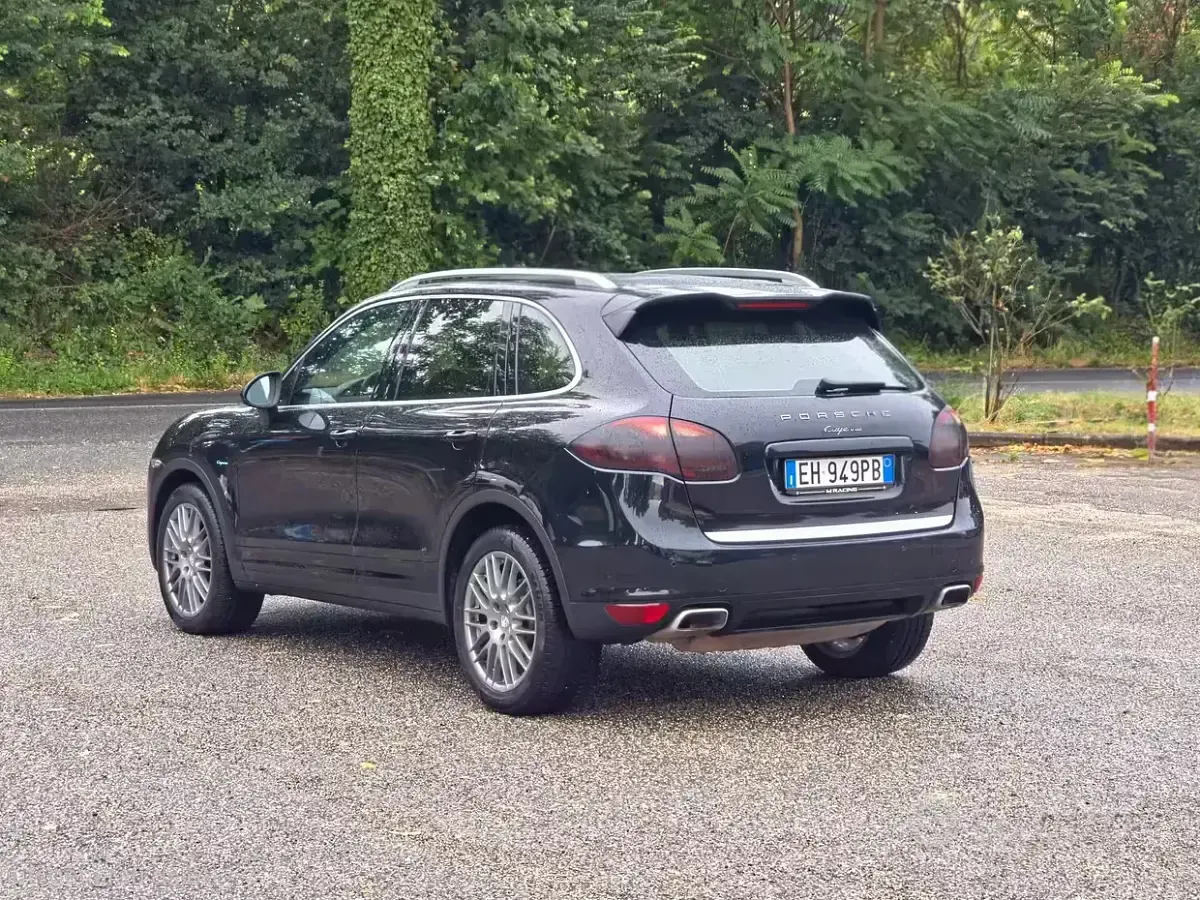Usata Porsche Cayenne 240 CV (176 kW) 2011 Nero SUV
