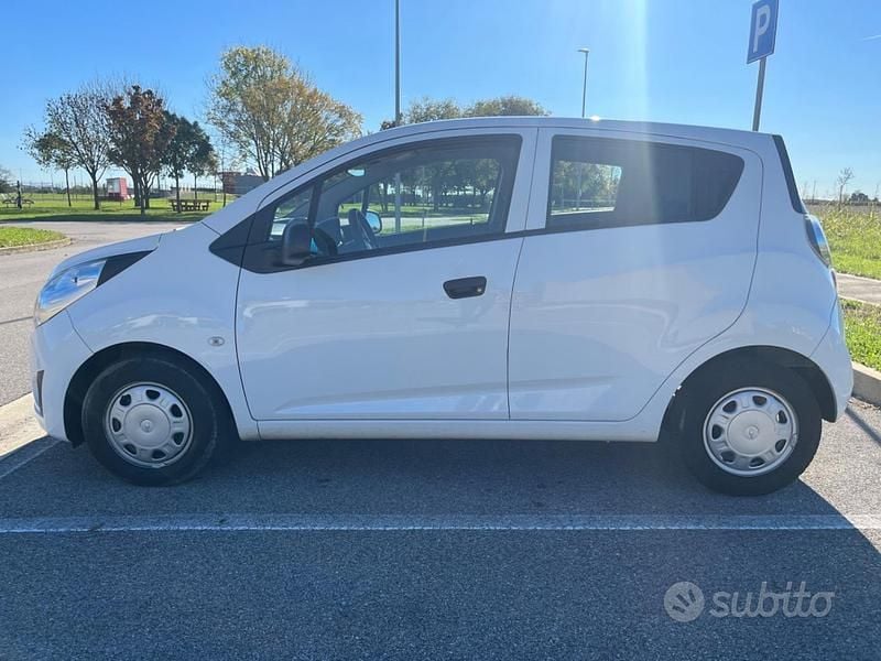 Usata Chevrolet Spark 67 CV (49 kW) 2012 Bianco Utilitaria