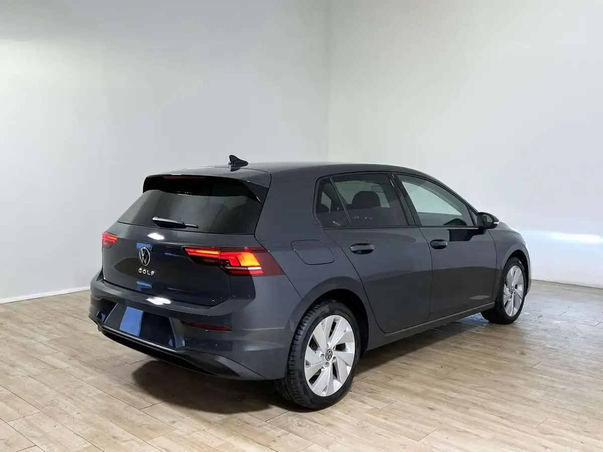Nuova VW Golf VIII Style 116 CV (85 kW) 2025 Grigio Utilitaria