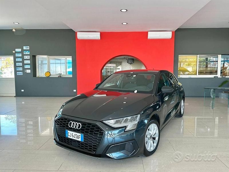Grigio Usata 2022 Audi A3 e-tron Advanced Plus Due volumi | 23.500 € (Buon prezzo) - Immagine 1/4
