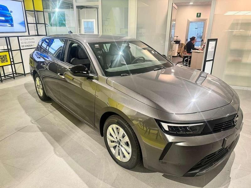 Grigio Nuova 2025 Opel Astra Station wagon | 25.290 € (Buon prezzo) - Immagine 1/4