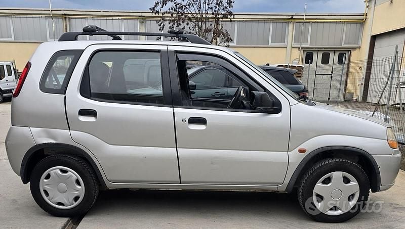 Second-hand Suzuki Ignis GL 83 CP (61 kW) 2001 Gri Hatchback