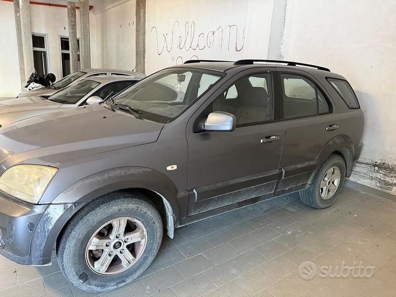 Usata Kia Sorento 140 CV (102 kW) 2002 Grigio SUV