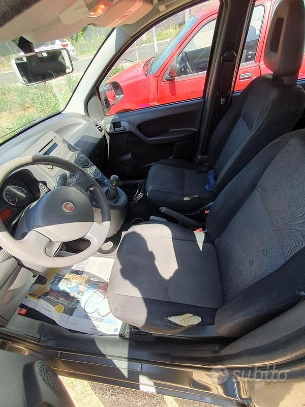 Usata Fiat Panda Emotion 69 CV (50 kW) 2010 Grigio Utilitaria