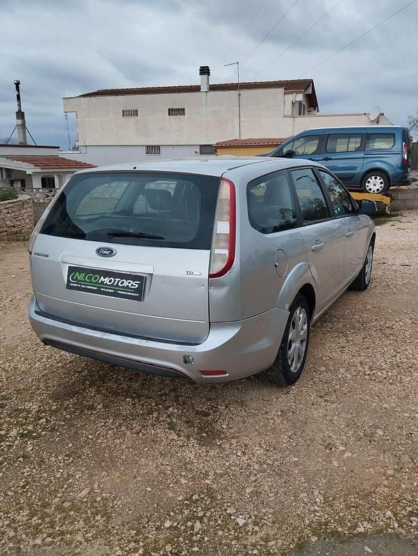 Usata Ford Focus Style 90 CV (66 kW) 2008 Argento Station wagon