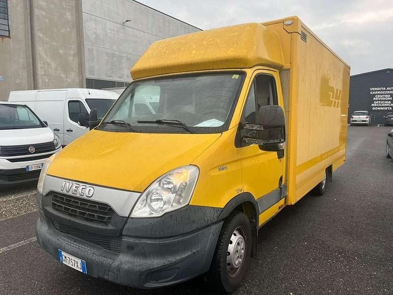 Usata Iveco Daily 106 CV (77 kW) 2012 Giallo Furgone