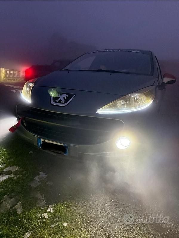 Usata Peugeot 207 Sport 70 CV (51 kW) 2006 Grigio Berlina
