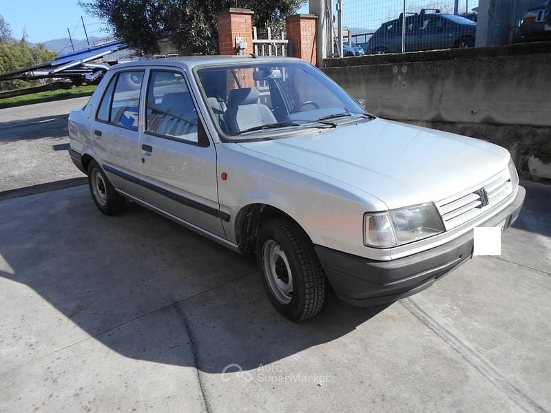Usata Peugeot 309 61 CV (44 kW) 1987 Argento Utilitaria