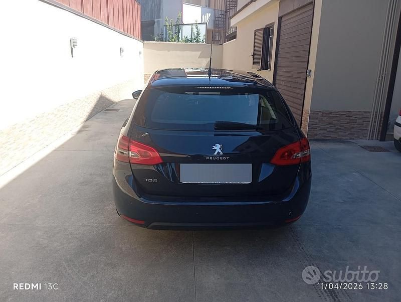 Usata Peugeot 308 SW 120 CV (88 kW) 2017 Blu Station wagon