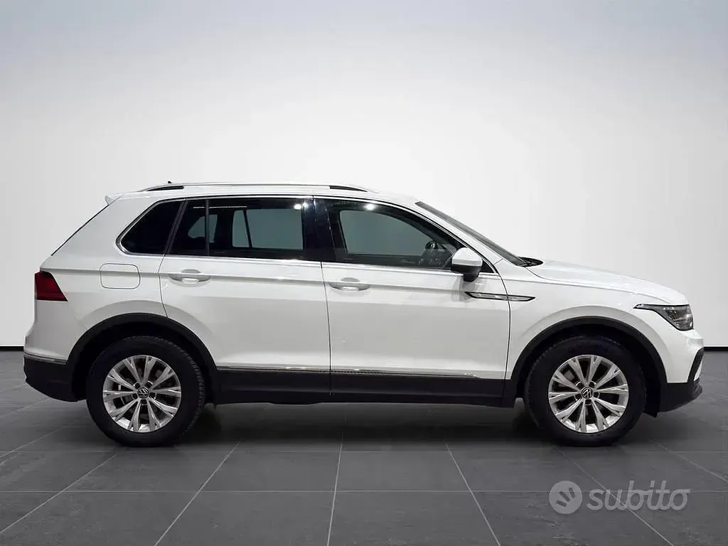 Usata VW Tiguan Life 122 CV (89 kW) 2021 Bianco SUV
