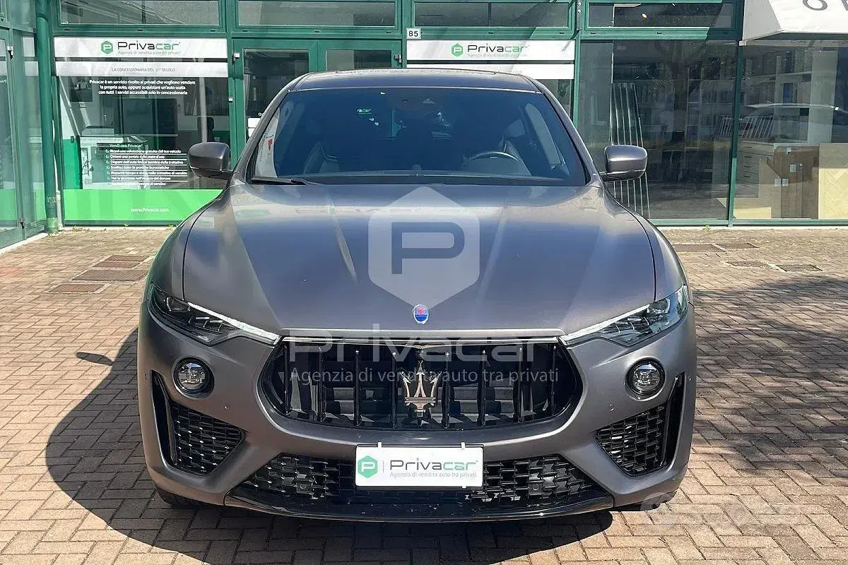 Begagnad Maserati Levante 250 HK (183 kW) 2020 Grå SUV