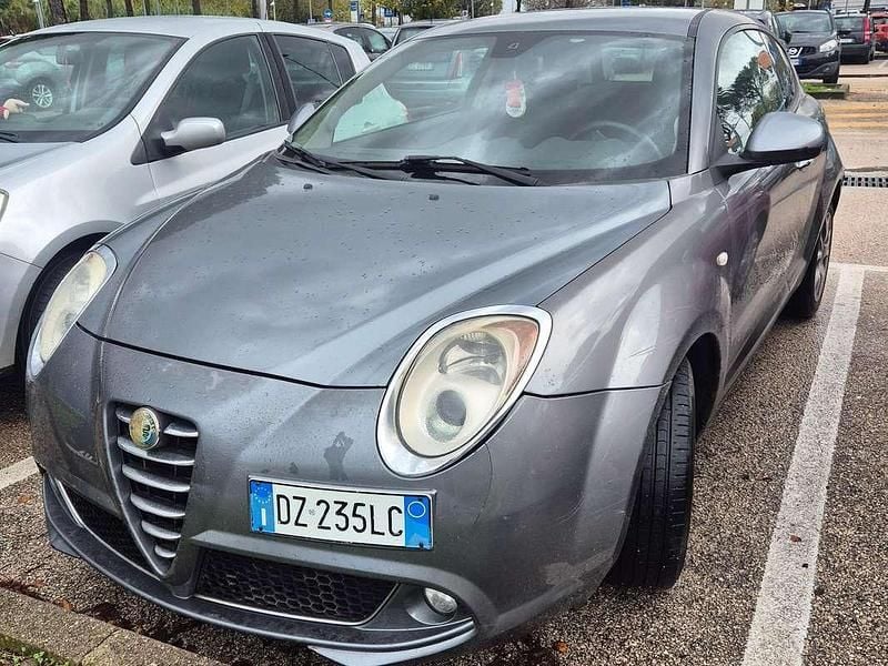 Second-hand Alfa Romeo MiTo Distinctive 105 CP (77 kW) 2010 Gri Hatchback