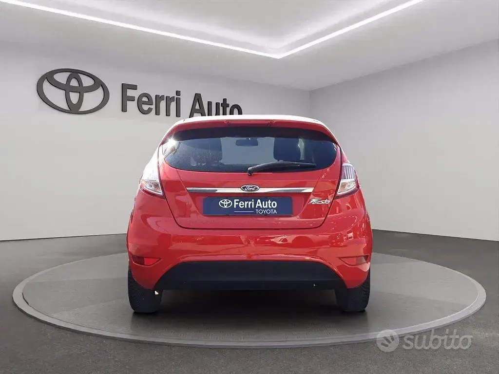 Second-hand Ford Fiesta Titanium 75 CP (55 kW) 2016 Roșu Berlinǎ