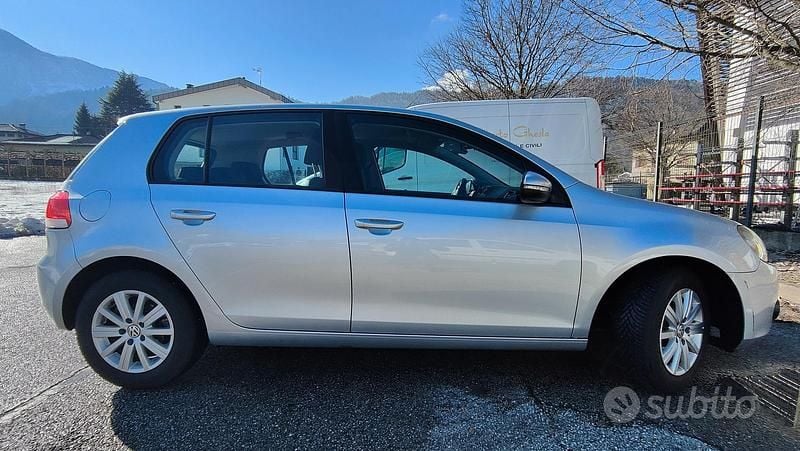 Usata VW Golf VI Trendline 105 CV (77 kW) 2011 Grigio Utilitaria