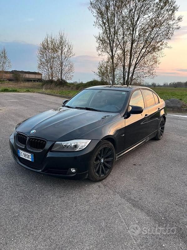 Usata BMW 318 Comfort Edition 143 CV (105 kW) 2010 Nero Berlina