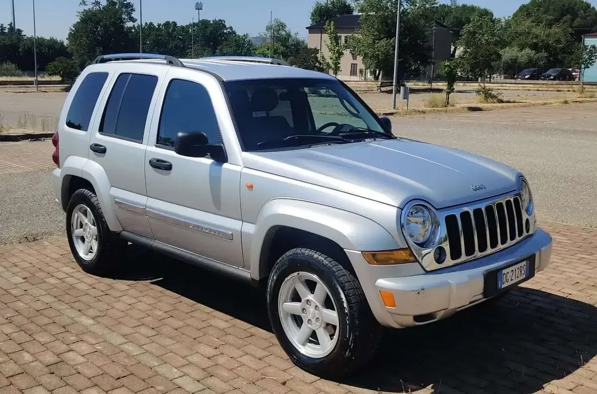 Usata Jeep Cherokee Limited 177 CV (130 kW) 2007 SUV