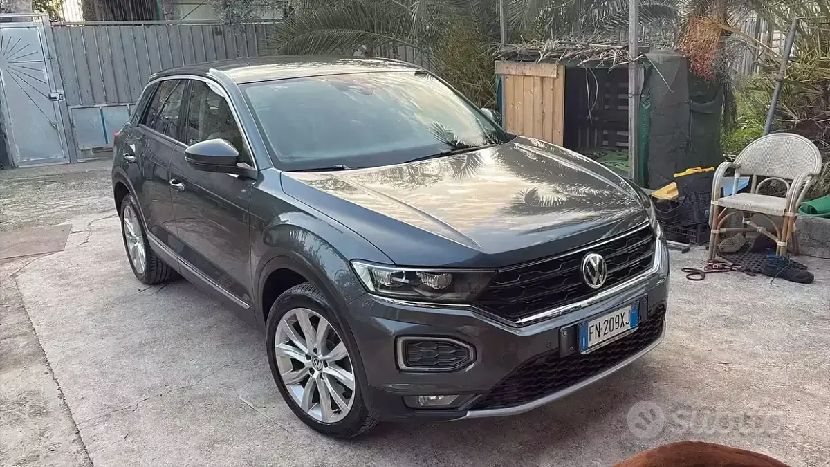 Usata VW T-Roc 150 CV (110 kW) 2018 SUV