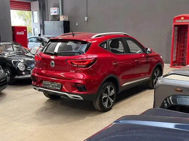 Usata MG ZS Luxury 106 CV (77 kW) 2025 Rosso metallizzato SUV