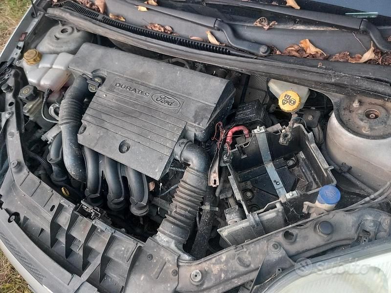 Usata 2003 Ford Fiesta Due volumi | 400 € (Super prezzo) - Immagine 1/2