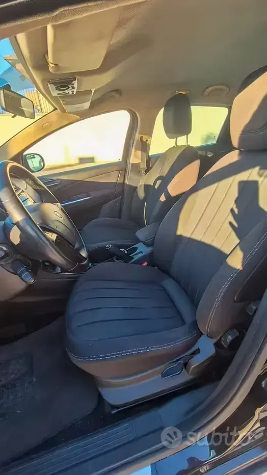 Usata Lancia Delta 105 CV (77 kW) 2014 Nero Utilitaria