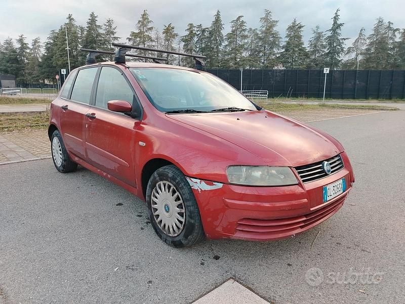 Usata Fiat Stilo Dynamic 116 CV (85 kW) 2004 Rosso Berlina