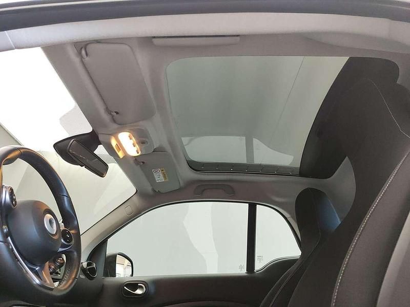 Usata Smart ForTwo Coupé Basis 90 CV (66 kW) 2019 Blu / rosso Coupé