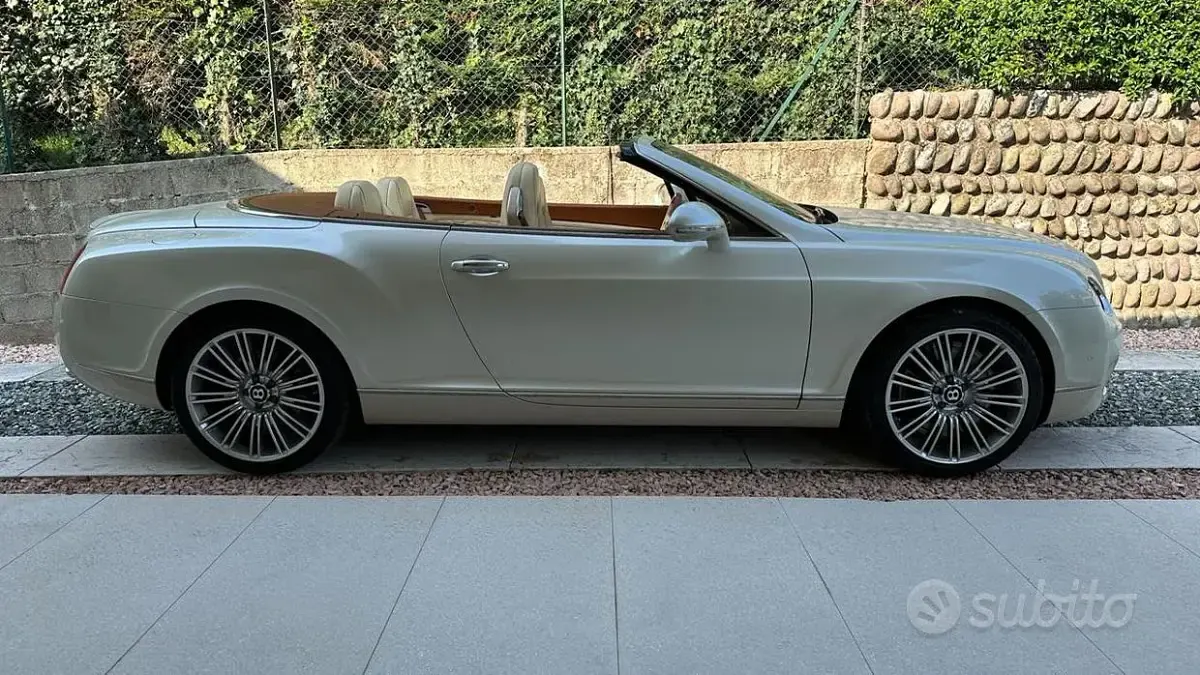 Usata Bentley Continental GT Convertible Mulliner 610 CV (448 kW) 2011 Bianco Cabrio