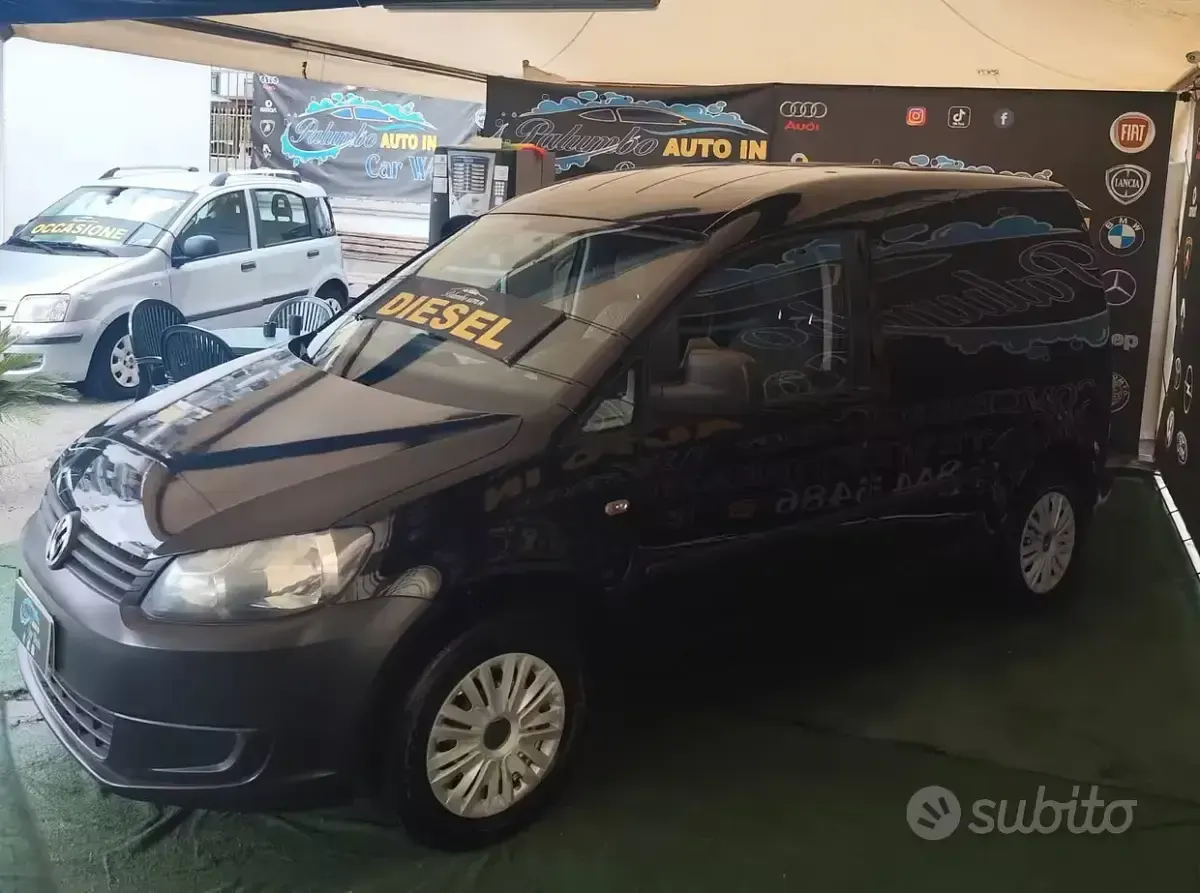 Usata VW Caddy 102 CV (75 kW) 2012 Nero Monovolume