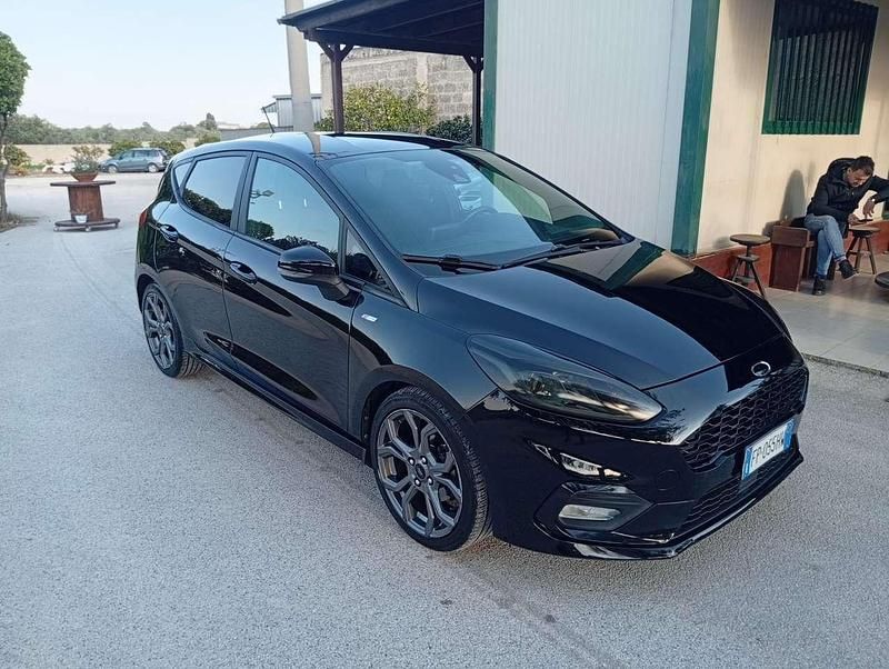 Second-hand Ford Fiesta Vignale 86 CP (63 kW) 2018 Negru Hatchback