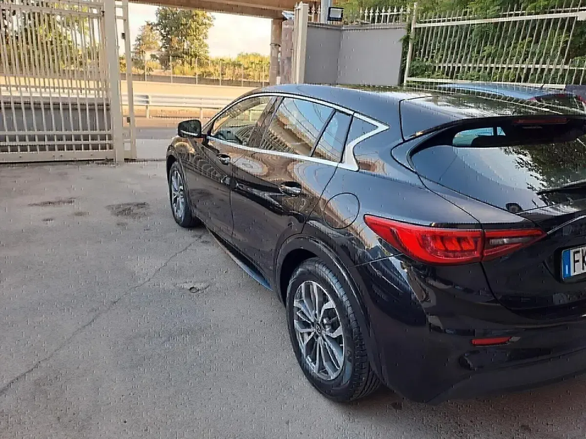Usata Infiniti Q30 Premium 109 CV (80 kW) 2017 Nero Berlina