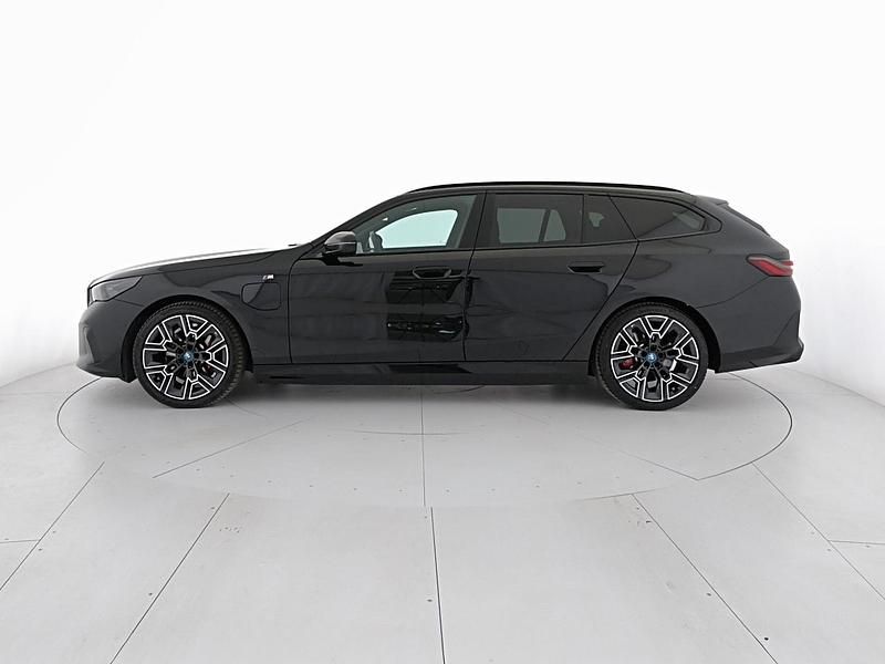 Usata BMW 530e M Sport 190 CV (139 kW) 2025 Nero Station wagon