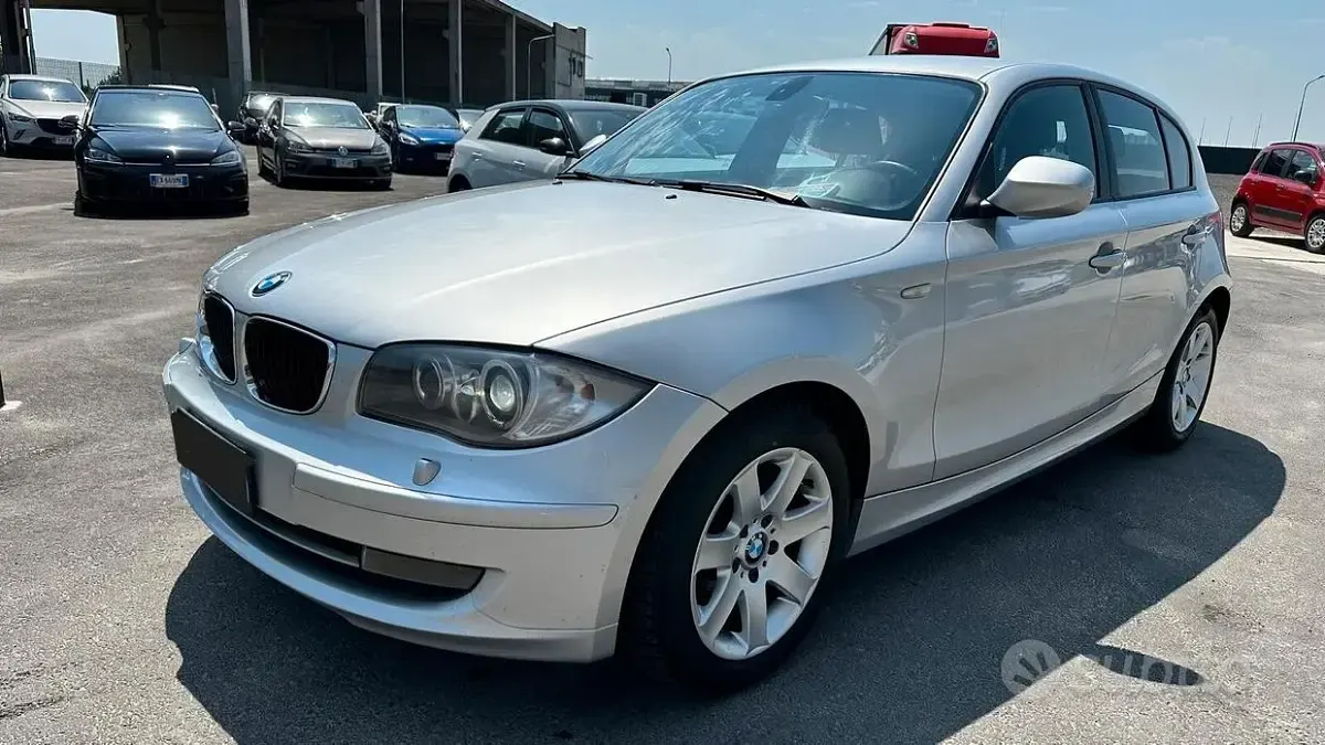 Usata BMW 118 Efficient Dynamics 143 CV (105 kW) 2011 Grigio Utilitaria