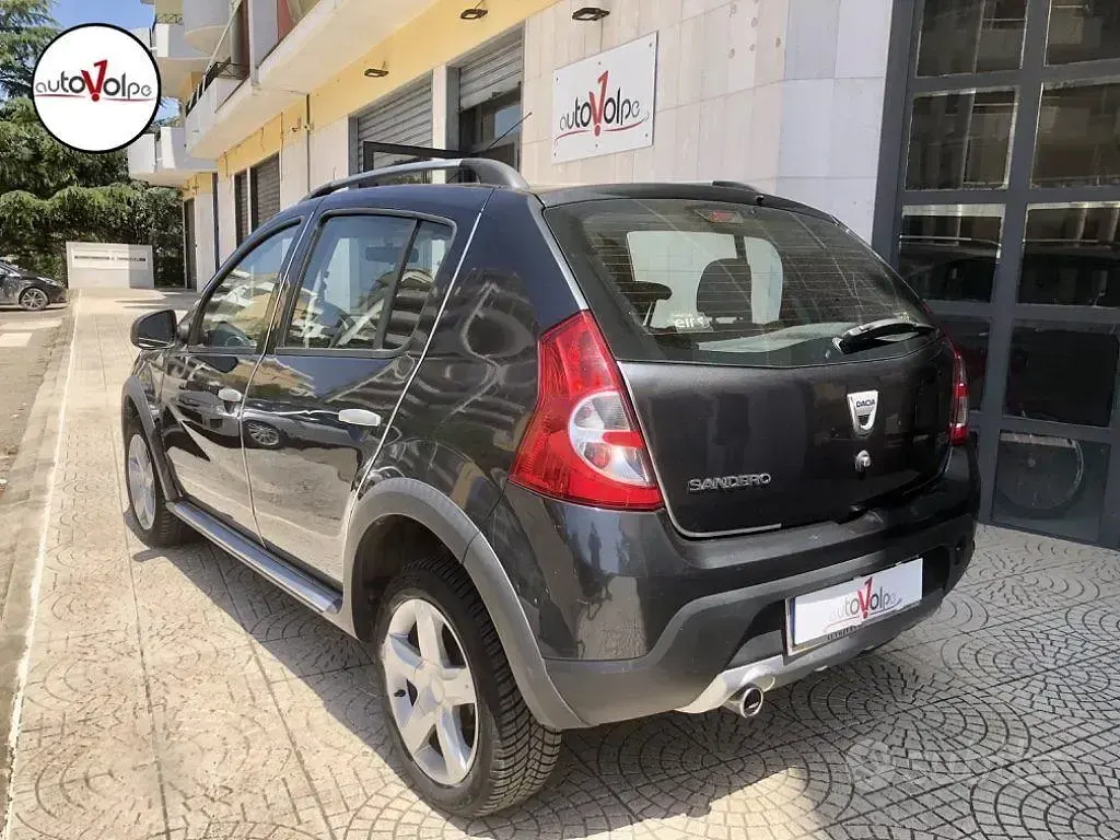 Usata Dacia Sandero Stepway 88 CV (64 kW) 2011 Grigio Berlina