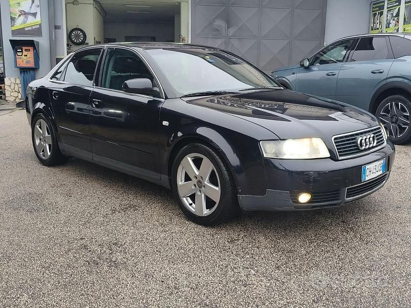 Usata Audi A4 130 CV (95 kW) 2001 Nero Berlina