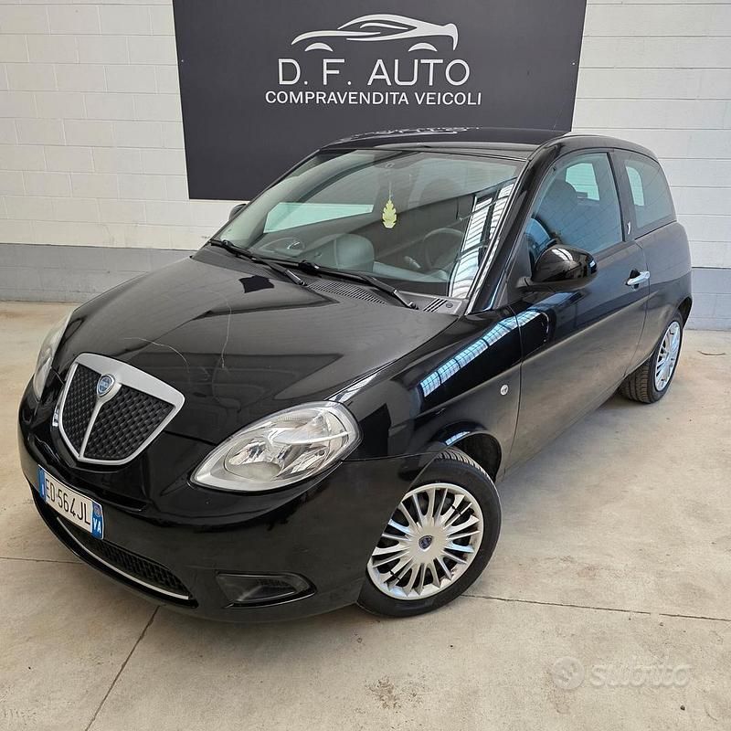Usata Lancia Ypsilon 60 CV (44 kW) 2009 Nero Utilitaria