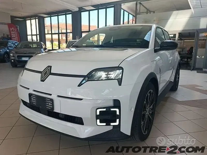 Usata Renault 5 E-Tech Urban 89 kW (122 CV) 2026 Other Berlina