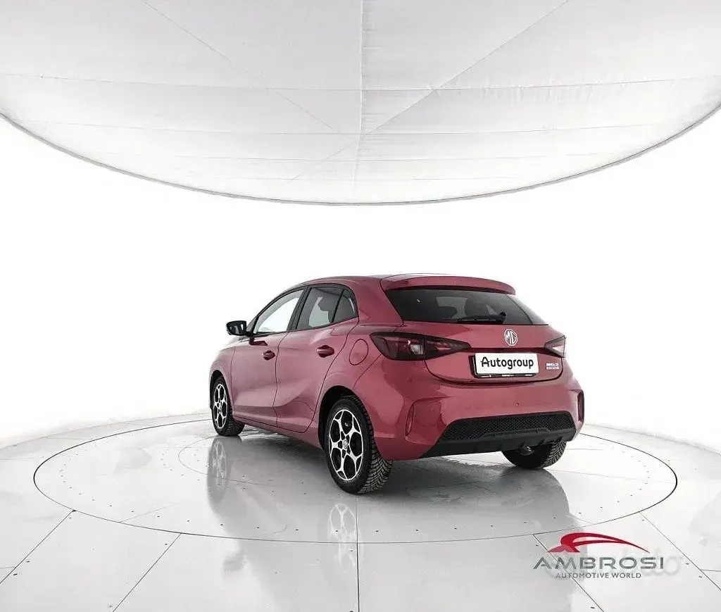 Nuova MG MG3 Luxury 265 CV (194 kW) 2026 Rosso Utilitaria