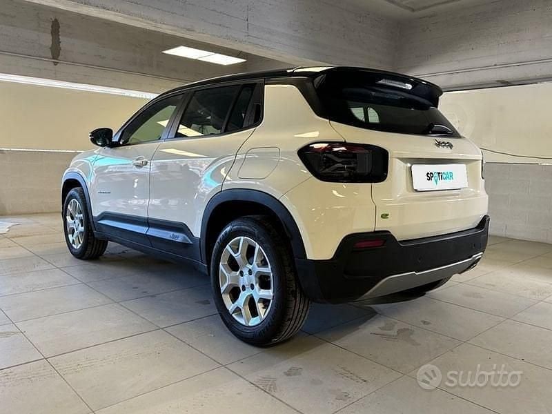 Usata Jeep Avenger Altitude 101 CV (74 kW) 2024 Bianco SUV