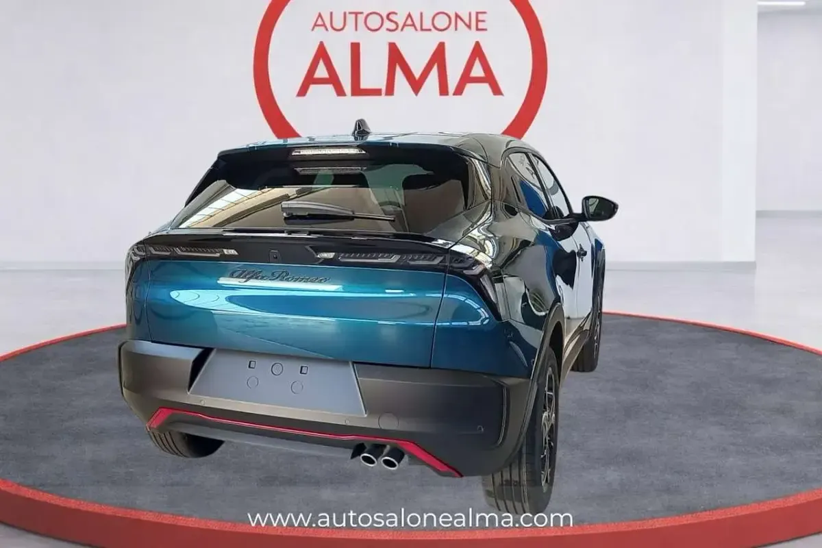 Nuova Alfa Romeo Junior Edizione Speciale 145 CV (106 kW) 2026 Blu/azzurro SUV