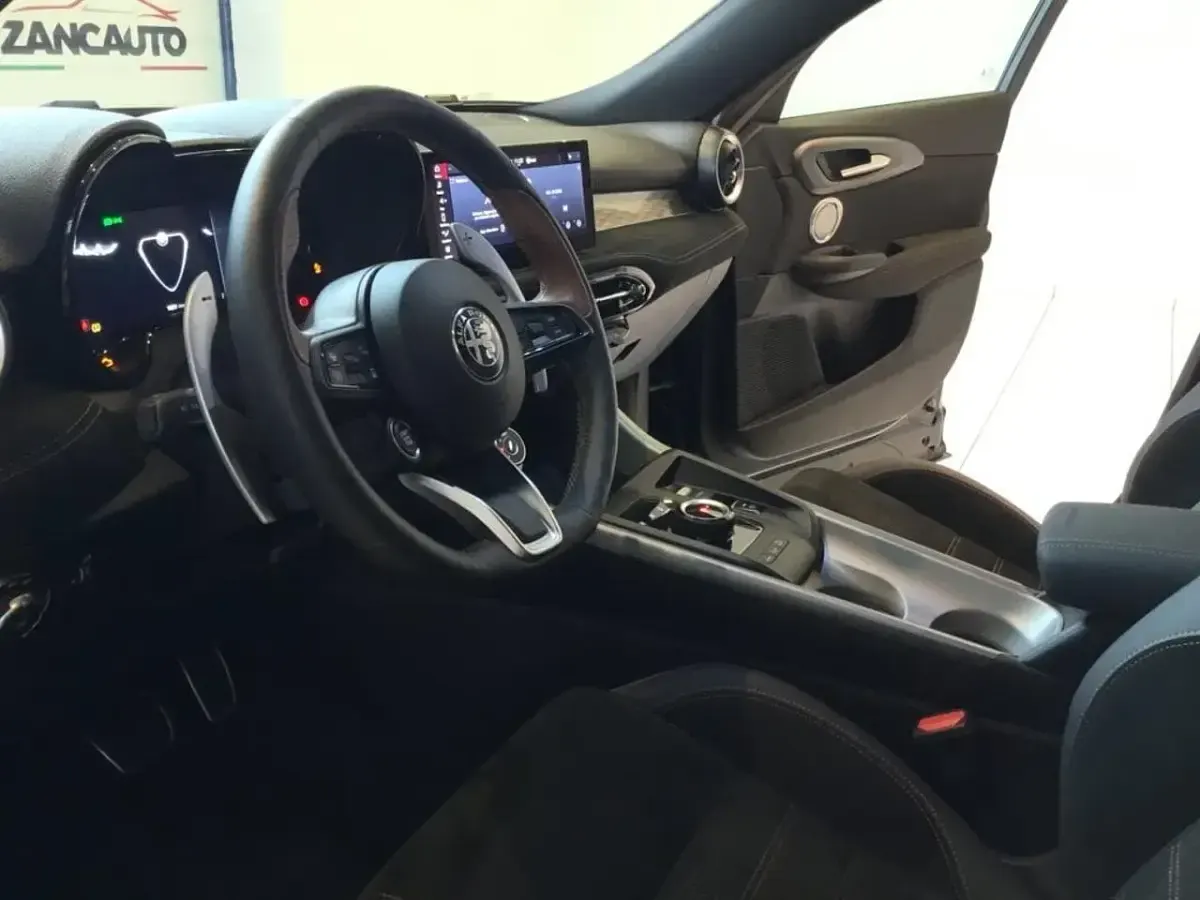 Usata Alfa Romeo Tonale 280 CV (205 kW) 2025 Nero SUV
