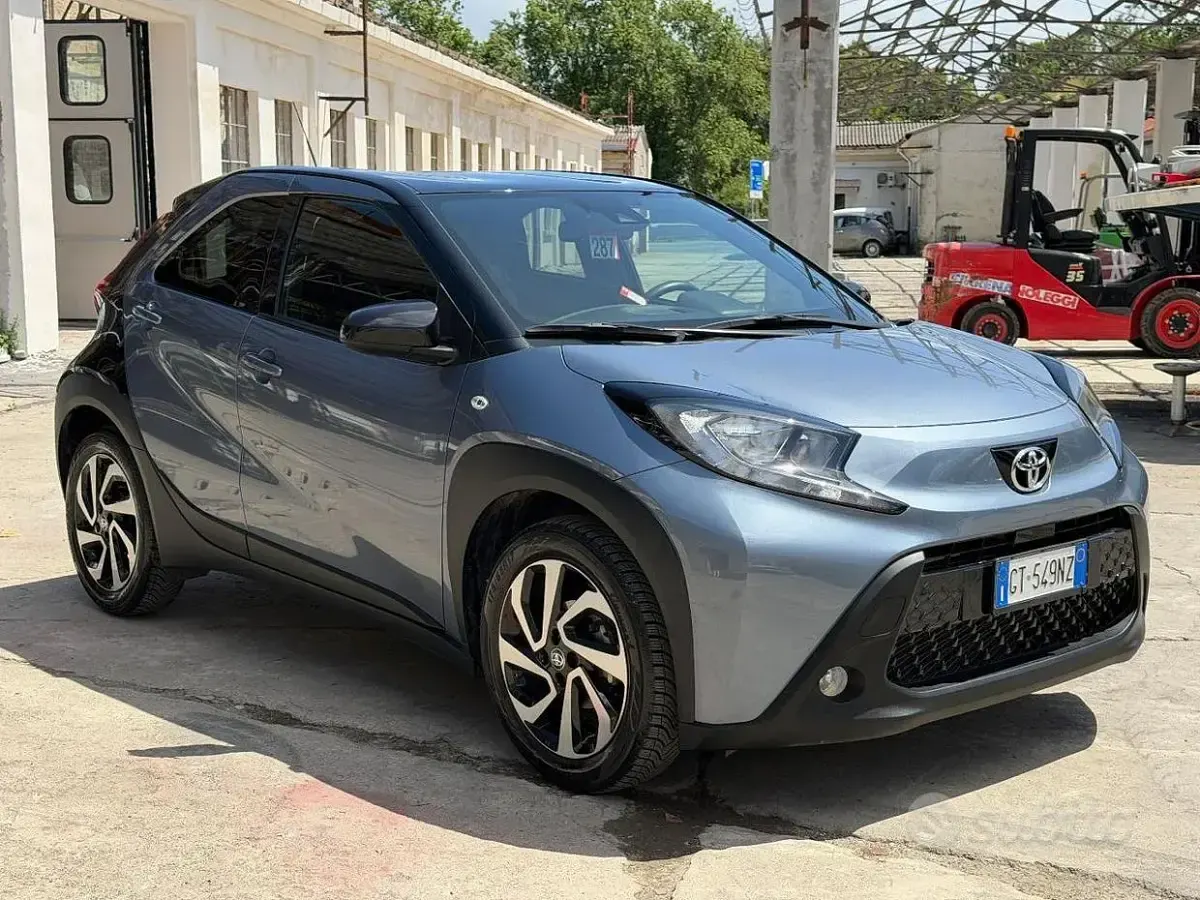 Second-hand Toyota Aygo X Trend 72 CP (52 kW) 2024 Gri SUV