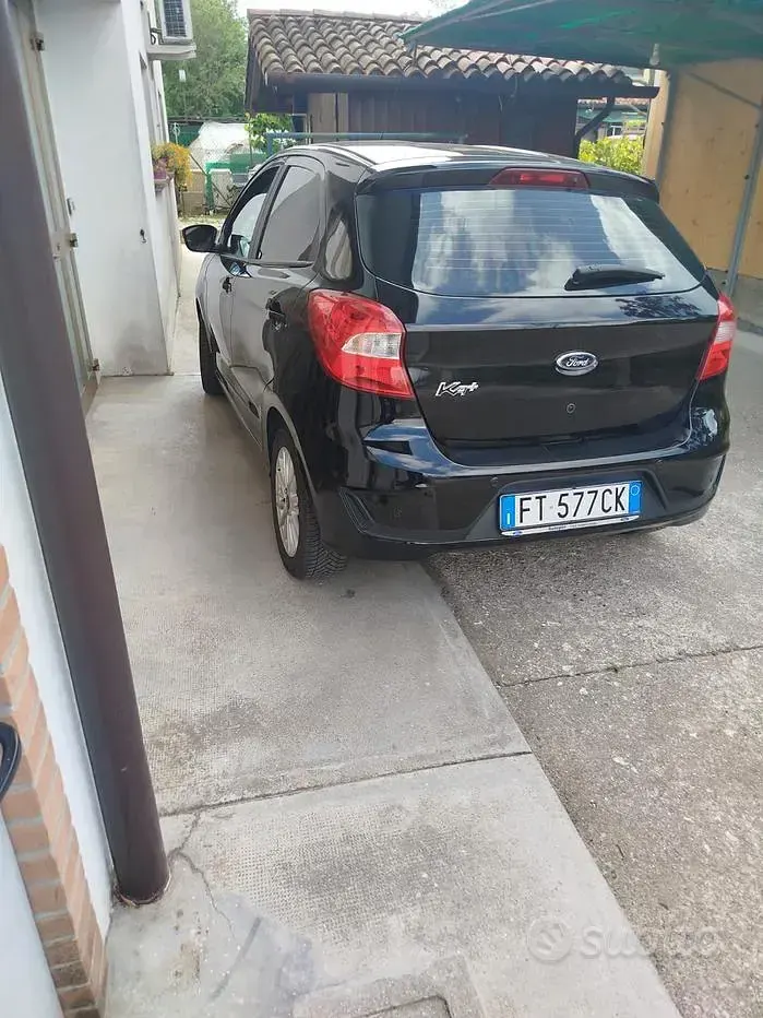 Usata Ford Ka Plus Ultimate 86 CV (63 kW) 2018 Nero Utilitaria