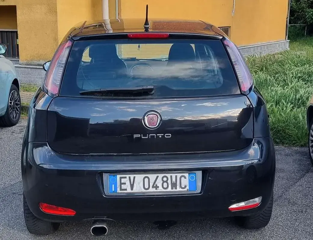Usata Fiat Grande Punto S 75 CV (55 kW) 2014 Nero Utilitaria