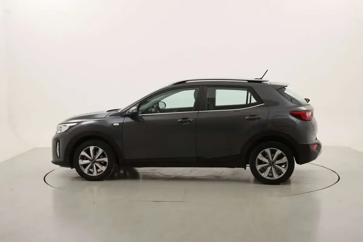 Usata Kia Stonic Style 101 CV (74 kW) 2022 Grigio SUV