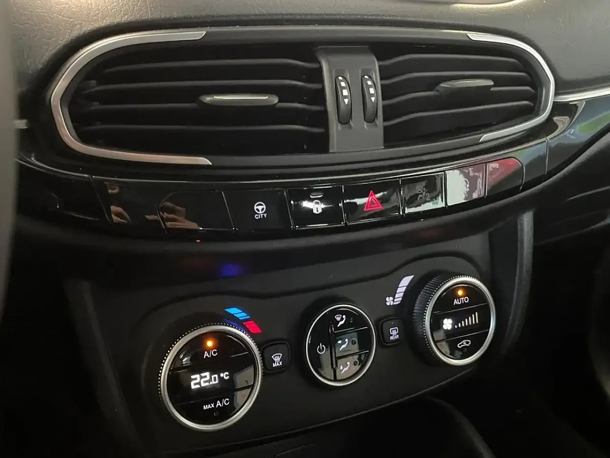 Usata Fiat Tipo Business 95 CV (69 kW) 2021 Argento Berlina