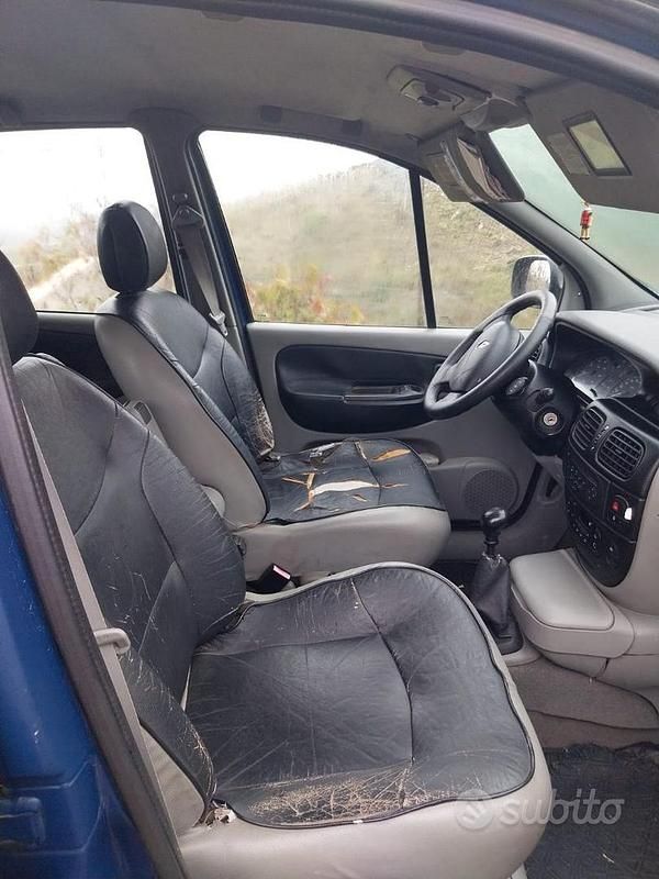 Usata Renault Scénic 102 CV (75 kW) 2001 Monovolume