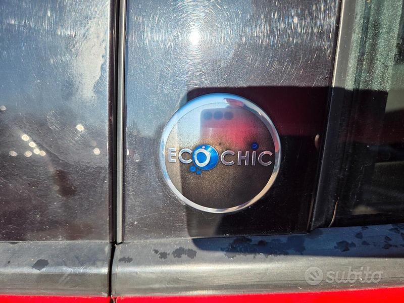 Usata Lancia Ypsilon Gold 69 CV (50 kW) 2017 Rosso Utilitaria