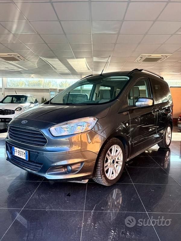 Usata Ford Tourneo Courier Titanium 75 CV (55 kW) 2018 Grigio Monovolume